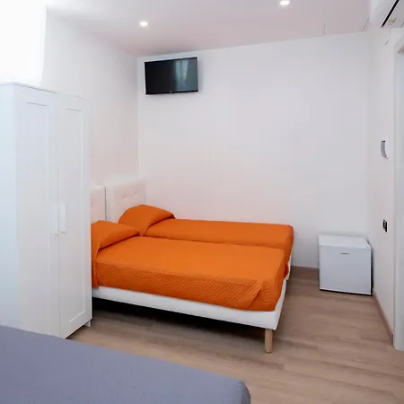 ゲストハウス Abruzzo Airport 3*