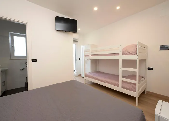 Abruzzo Airport Konukevi